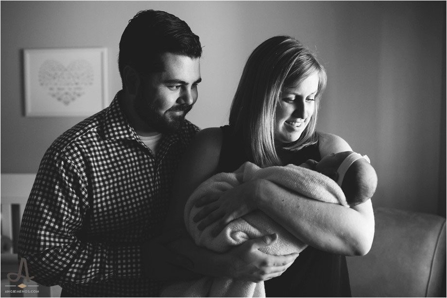 chesterfield-missouri-newborn-photographer-in-home-stl-st-louis-lifestyle-photography-family-portrait-angie-menos_0021
