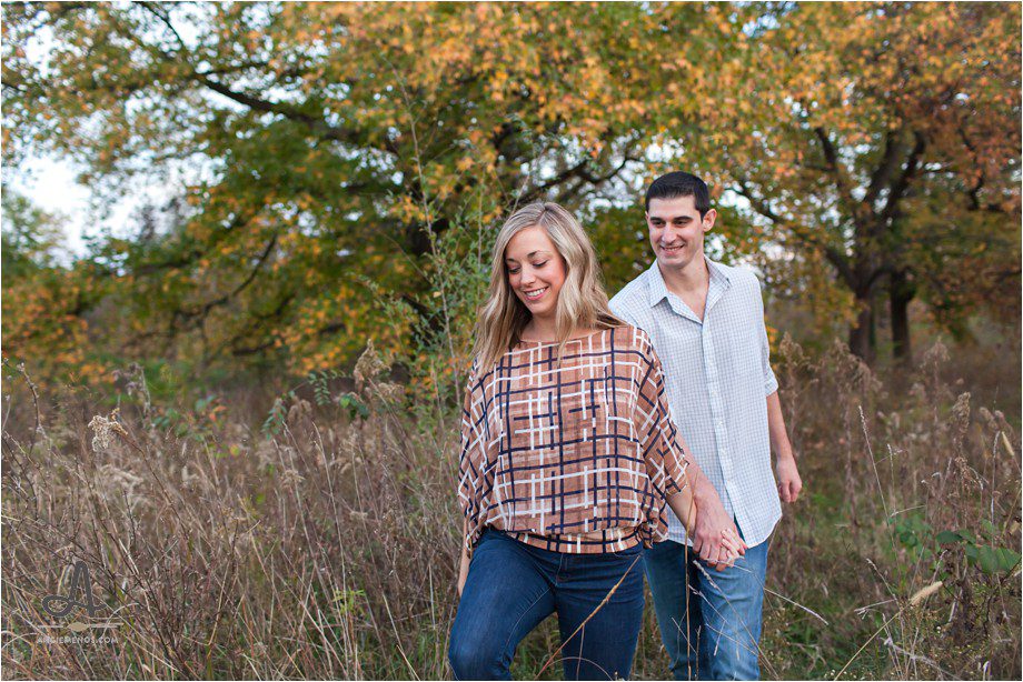 forest-park-fall-engagement-session-st-louis-public-library-photography-lifestyle-photographer-angie-menos-stl-mo_0011