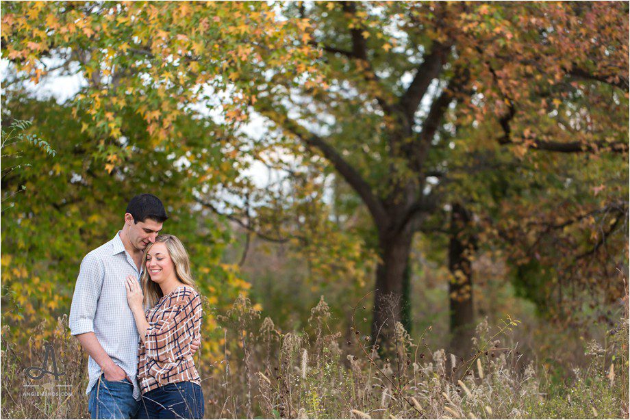 forest-park-fall-engagement-session-st-louis-public-library-photography-lifestyle-photographer-angie-menos-stl-mo_0020